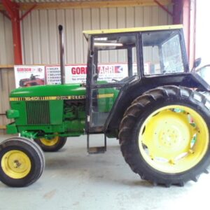 John Deere 1640 2WD Tractor